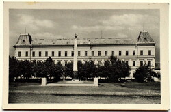 Makó - Gimnázium . szovjet emlékmű - régi képeslap 1958