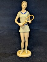 Hollóházi Porcelán Figura – Teniszező nő