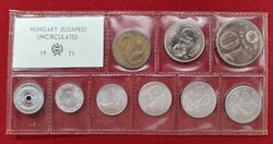 1971 évi Bliszteres forgalmi sor, eredeti bontatlan fóliában. Ritka 2, 5, 50 fillér, 1 forintossal.