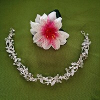 ESKÜVŐ HAD143 – Menyasszonyi gyöngyös strasszos hajdísz 2,5x33cm