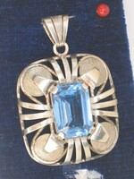 Antik ezüst medál topázzal