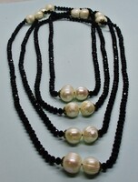 Szép antik valódi nagy gyöngy  és csiszolt fekete fényes kő hosszú nyaklánc 170cm