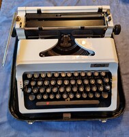 Erika 60 írógép megkímélt állapotban eredeti dobozában