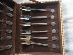 EZÜSTÖZÖTT OROSZ KISKANÁL+VILLA KÉSZLET DÍSZDOBOZBAN