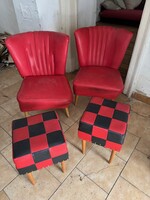 Két darab retro műbőr fotel + két darab puff, megfelelő kezekben felújítva egy jobb sors reményében