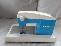 Régi orosz Mucca gyerek varrógép