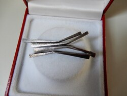 Különleges modernista ezüst bross, 1970-es évek.