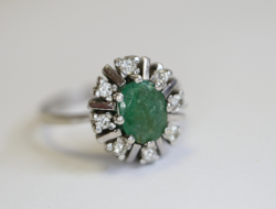 Smaragd gyémántokkal Margaréta arany gyűrű.Igazolással