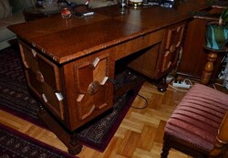 Koloniál íróasztal