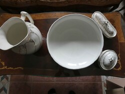 Antik, Belgiumban gyártott, szép állapotú fajansz mosdótál vizes kannával és két szappantartóval