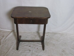 Antik Bieder varróasztal