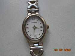 SEKONDA 04374 vintage ovális ezüst színű női karóra dekoratív geometrikus mintás ezüst színű szíjjal