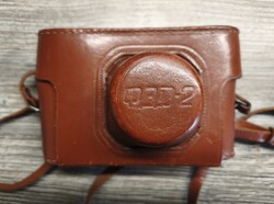 Fényképezőgép, FED 2 eredeti bőr tokkal