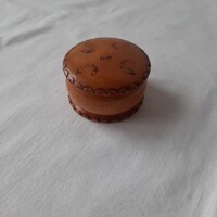 Vintage, fából készült, fedeles ékszeres dobozka  "Kékes" felirattal