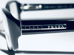 Prada eredetin szemüvegkeret! Visszafogott minimal design, gyári tok! Zara, omega, hibátlan!