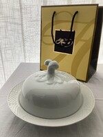 Fehér porcelán vaj vagy pástétom tartó