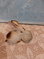 Zsolnay  porcelán nyuszi káposztalevéllel, porcelán nyúl