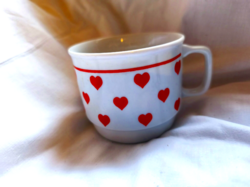 Zsolnay, retró, rakásolható, piros szívecskés bögre, vitrin állapotban 58.