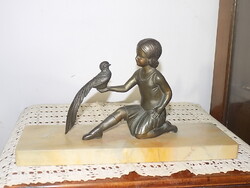 EREDETI ART DECO SZOBOR, KISLÁNY MADÁRRAL