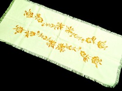 E_Kalocsai mintával hímzett terítő, futó 82 x 32 cm