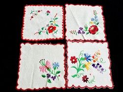 4 db Kalocsai mintával hímzett terítő 17 x 17 cm