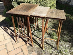 Jacob és Josef Kohn asztal.