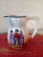 Régi, jelzett porcelán tejes kancsó gyerekekkel