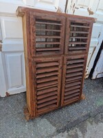 Régi parasztház ablak antik zsalugateres ablak bontott ablak vintage népi