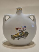 Zsolnay kulacs oldtimer autóval
