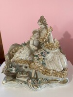 Nagyon szép porcelán: Hölgyek a pamlagon