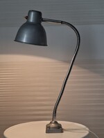 Nagyméretű indusztriális flexibilis fém lámpa műhelylámpa Bauhaus asztali lámpa 85 cm
