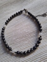 Pirit- fehér jade karkötő