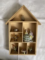 Tündéri, fa fali polc gyűjteményeknek, jól használható.