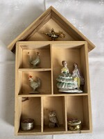 Tündéri, fa fali polc gyűjteményeknek, jól használható.