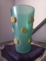 Érdekes, ritka zöld üveg váza sárga üveg korong díszítéssel