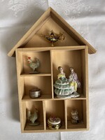 Tündéri, fa fali polc gyűjteményeknek, jól használható.