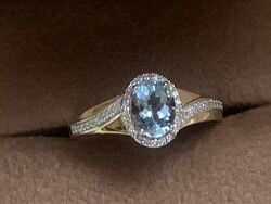 Arany gyűrű Gyémántokkal Akvamarinnal