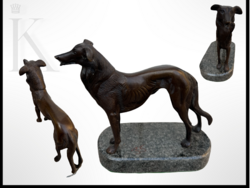 Agár kutya bronz szobor gránit talapzaton