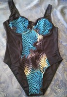 Olasz egyrészes fürdőruha elején mintával