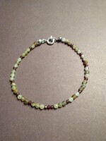 Különleges zöld gránát +vörös gránát köves karkötő