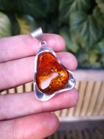 Gyönyörű, nagy borostyán köves ezüst medál