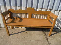 Antik fenyő, rácsos támlás pad, lóca - népi, paraszti