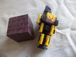 Minecraft figura, kockával (2152)