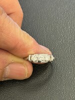 Aranygyűrű Brill kövekkel