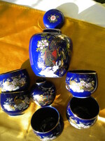 Kínai porcelán tea fű tartó 5 poháral és kis vázával