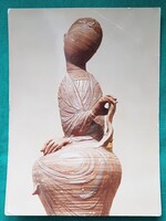Kovács Margit kerámia, Ülő nő terrakotta, postatiszta képeslap, Forte fotó, gyűrött sarok