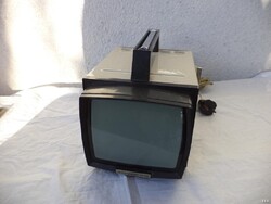 Elektronika retro hordozható TV (4025)