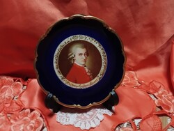 Mozart portréja porcelán  dísztányéron