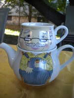 Teáskanna csészével nagypapa figura díszítéssel