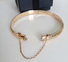 Gyönyörű 9 Karátos ovális arany karkötő